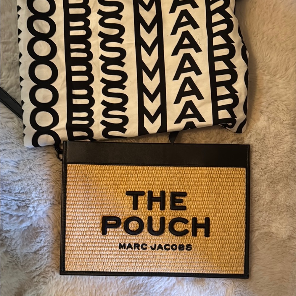 Marc Jacobs The Pouch Straw Clutch in Black and Natural - Picture 5 of 5